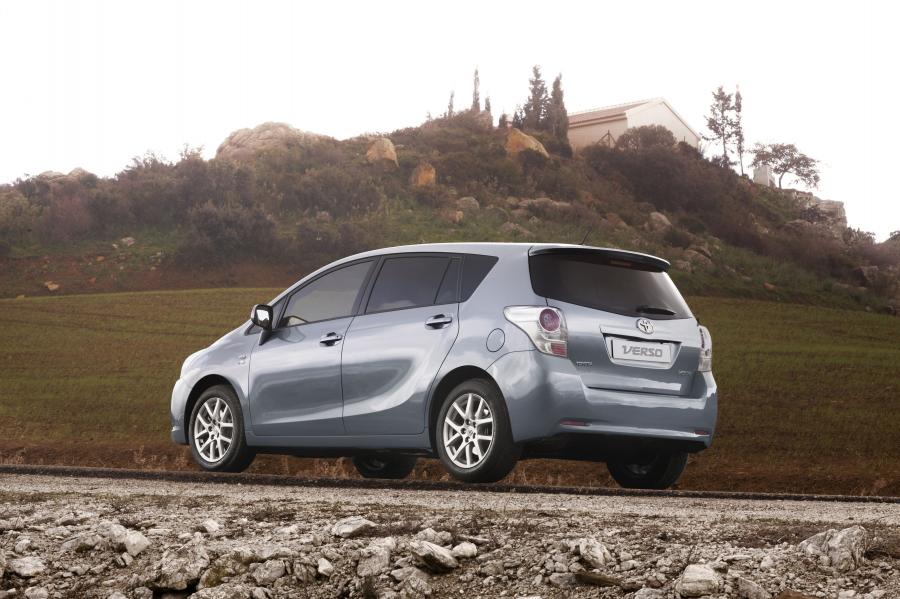  Toyota Verso 2009 года  (фото 13 из 65)